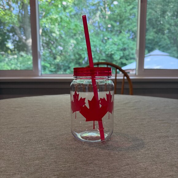 Maple Leaf Reusable 18oz Plastic Cups with Lids and Straws - 10 units - Picture 2 of 6
